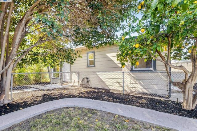 37107 Holly St, Fremont, CA 94536