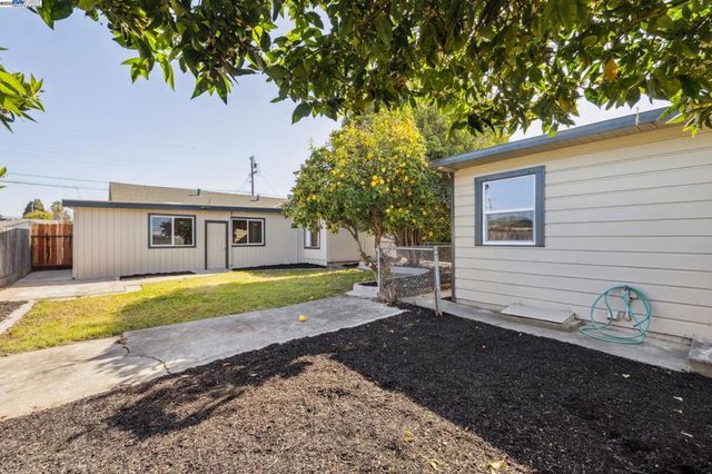 37107 Holly St, Fremont, CA 94536