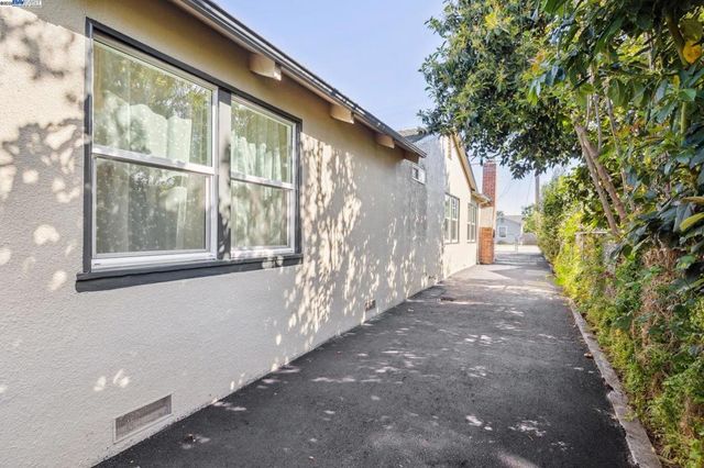 37107 Holly St, Fremont, CA 94536