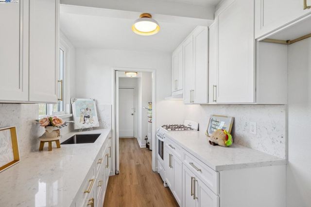 37107 Holly St, Fremont, CA 94536