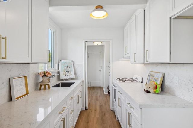 37107 Holly St, Fremont, CA 94536