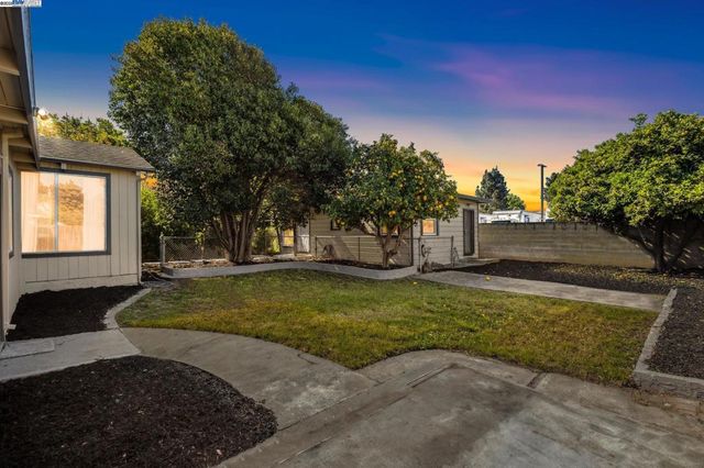 37107 Holly St, Fremont, CA 94536