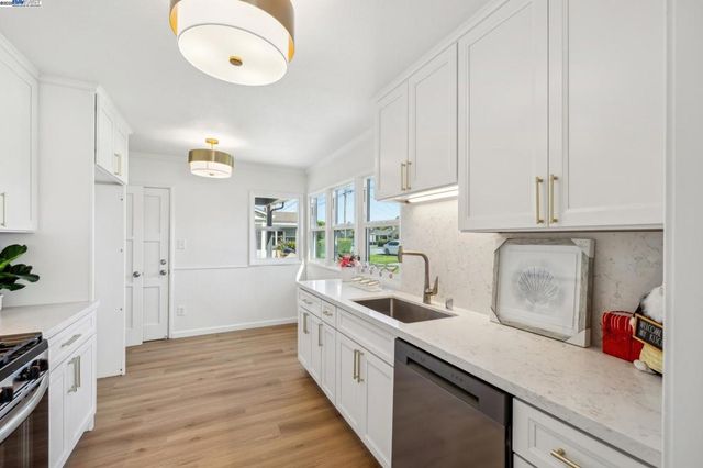 37107 Holly St, Fremont, CA 94536