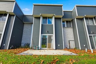 8 Timber Ln Unit 24, South Burlington, VT 05403