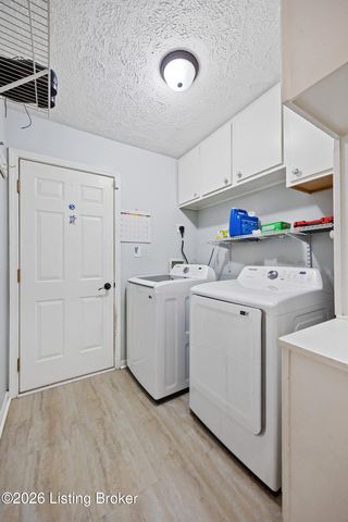 6425 Labor Ln, Louisville, KY 40291