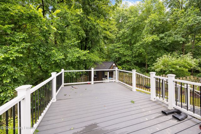 6425 Labor Ln, Louisville, KY 40291