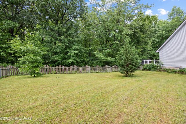 6425 Labor Ln, Louisville, KY 40291