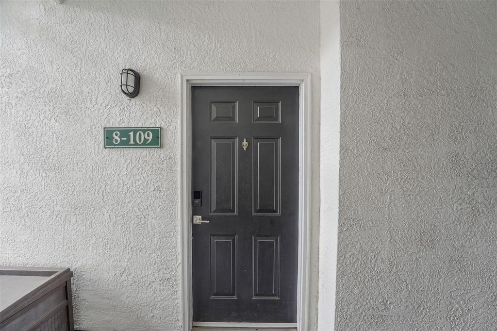 Image 2 of property listing at 2627 MAITLAND CROSSING WAY 109, Orlando, FL 32810