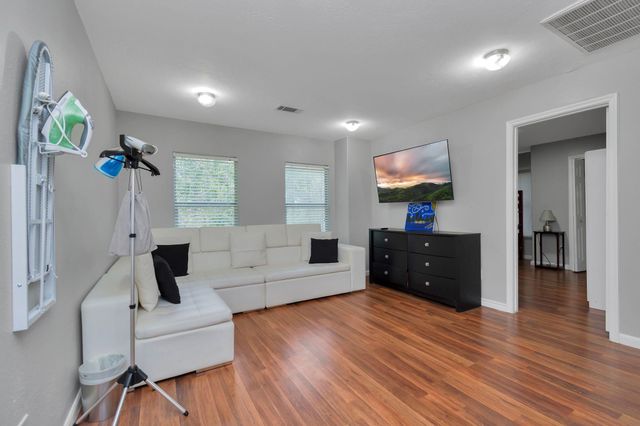 5822 Santa Bernadetta, Houston, TX 77017