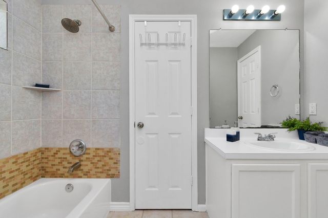 5822 Santa Bernadetta, Houston, TX 77017