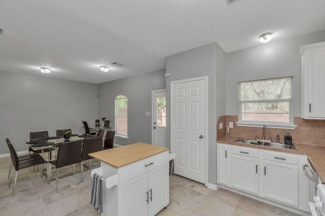 5822 Santa Bernadetta, Houston, TX 77017