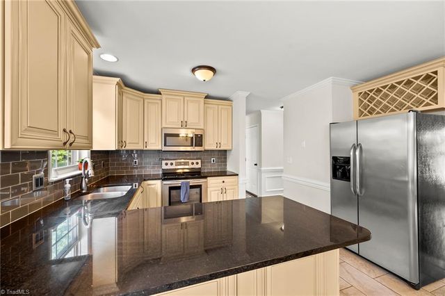 1060 Wellesley Place Drive, Lewisville, NC 27023