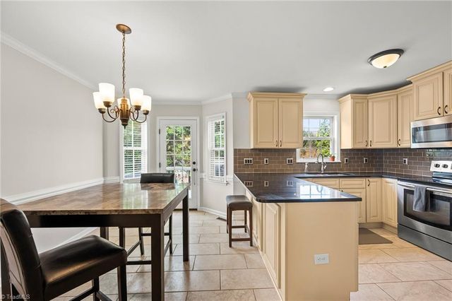 1060 Wellesley Place Drive, Lewisville, NC 27023
