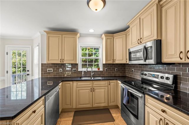 1060 Wellesley Place Drive, Lewisville, NC 27023