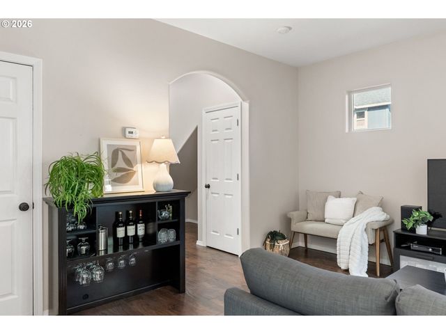 5761 MT VERNON Rd, Springfield, OR 97478