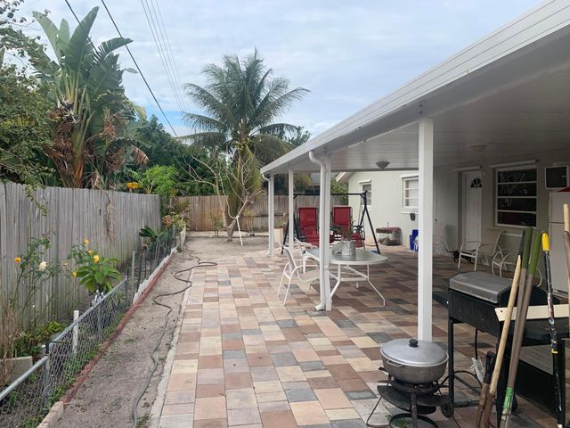 1345 Stoneway Lane, West Palm Beach, FL 33417