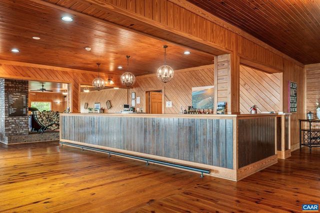 1376A WYATT MOUNTAIN RD, Dyke, VA 22935