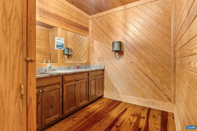 1376A WYATT MOUNTAIN RD, Dyke, VA 22935