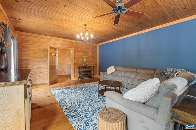 1376A WYATT MOUNTAIN RD, Dyke, VA 22935