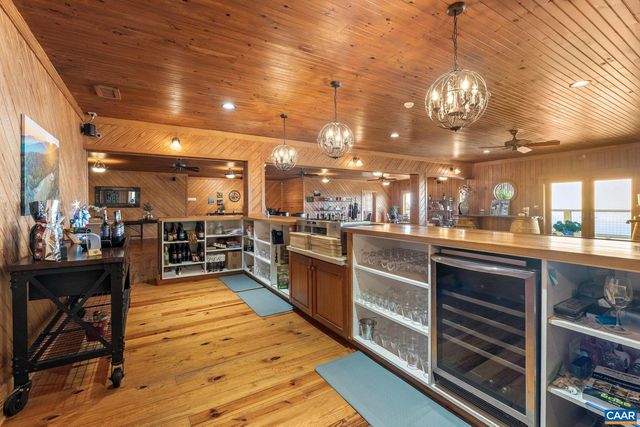 1376A WYATT MOUNTAIN RD, Dyke, VA 22935