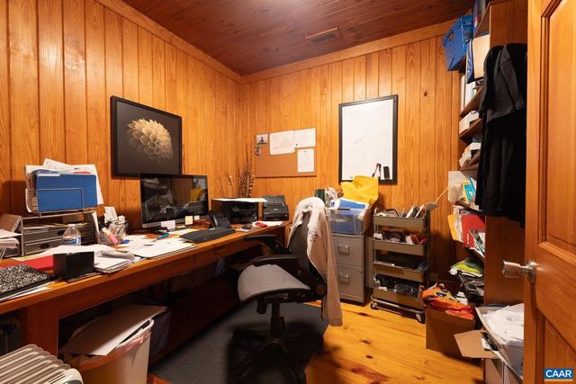 1376A WYATT MOUNTAIN RD, Dyke, VA 22935