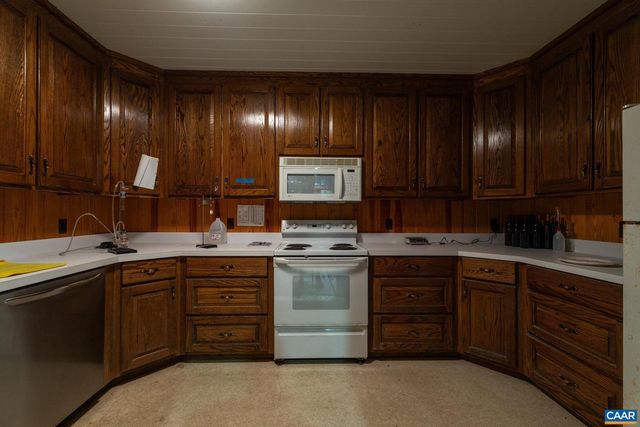 1376A WYATT MOUNTAIN RD, Dyke, VA 22935