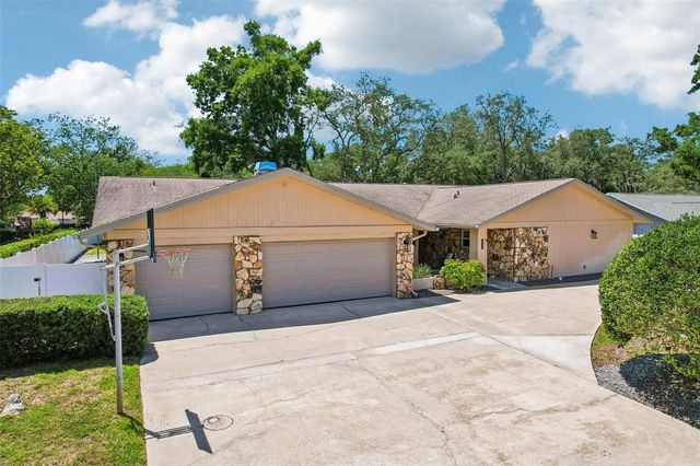 2424 SUNDANCER DRIVE, Clearwater, FL 33759