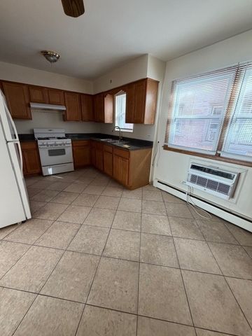 8434 W Gregory Street 2N, Chicago, IL 60656