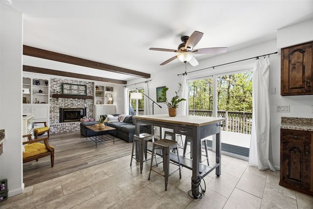 7 West View Acres NE, Iowa City, IA 52240