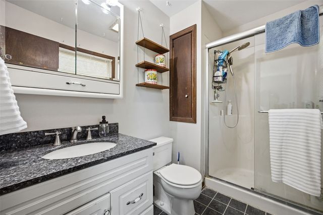 7 West View Acres NE, Iowa City, IA 52240
