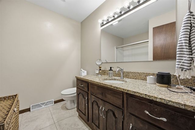 7 West View Acres NE, Iowa City, IA 52240