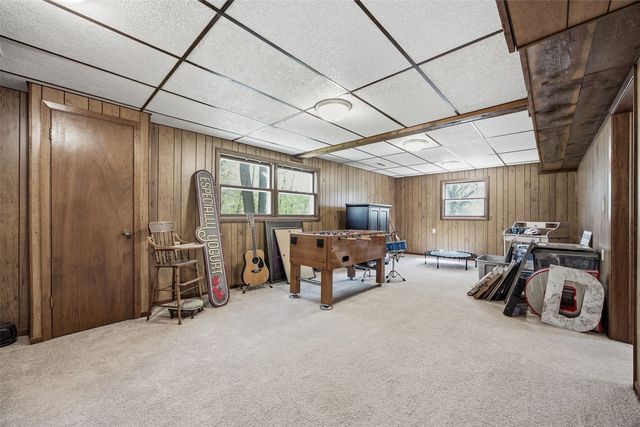 7 West View Acres NE, Iowa City, IA 52240