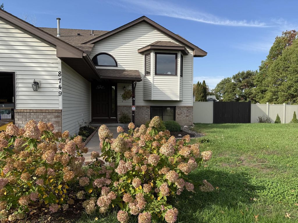 8749 Queens Gardens, Brooklyn Park, MN 55443 — photo 2