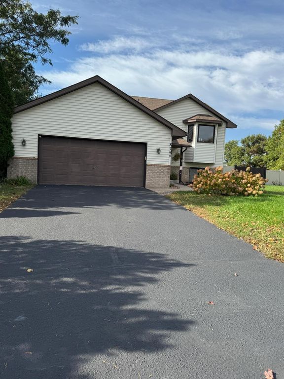 8749 Queens Gardens, Brooklyn Park, MN 55443 — photo 3
