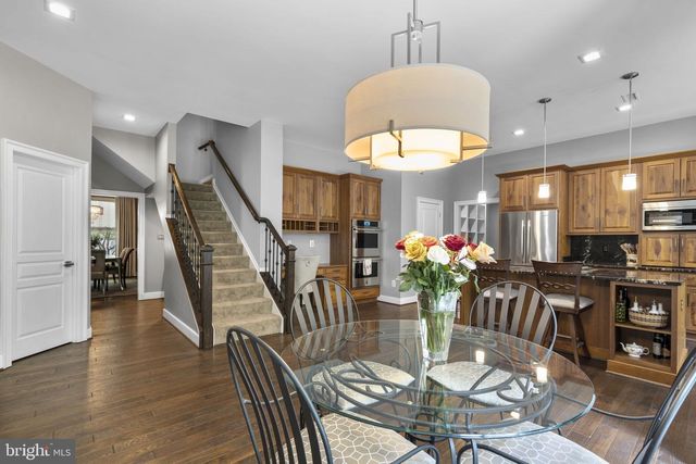 18429 WOODBURN RD, Leesburg, VA 20175