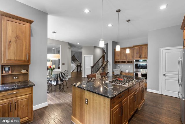 18429 WOODBURN RD, Leesburg, VA 20175