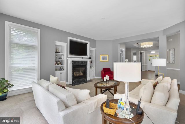 18429 WOODBURN RD, Leesburg, VA 20175