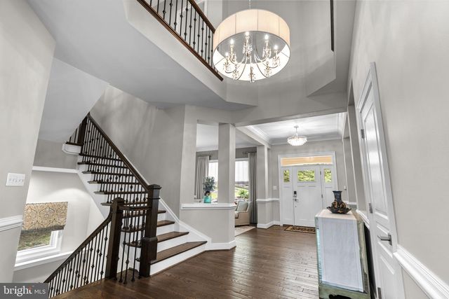 18429 WOODBURN RD, Leesburg, VA 20175
