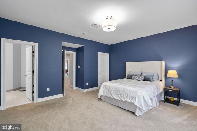 18429 WOODBURN RD, Leesburg, VA 20175