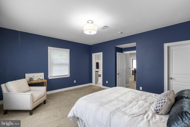 18429 WOODBURN RD, Leesburg, VA 20175