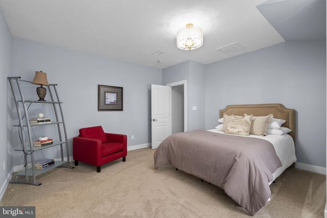 18429 WOODBURN RD, Leesburg, VA 20175