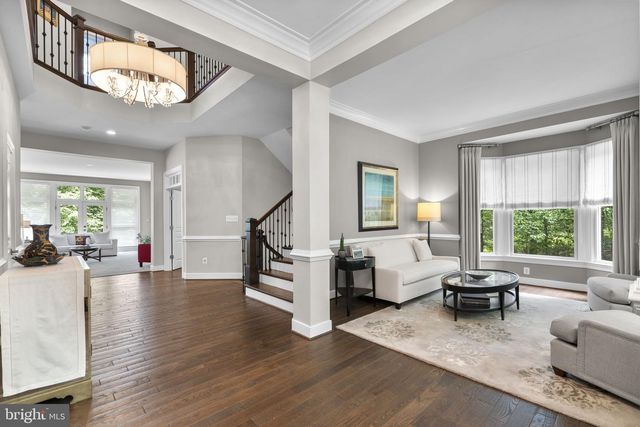 18429 WOODBURN RD, Leesburg, VA 20175
