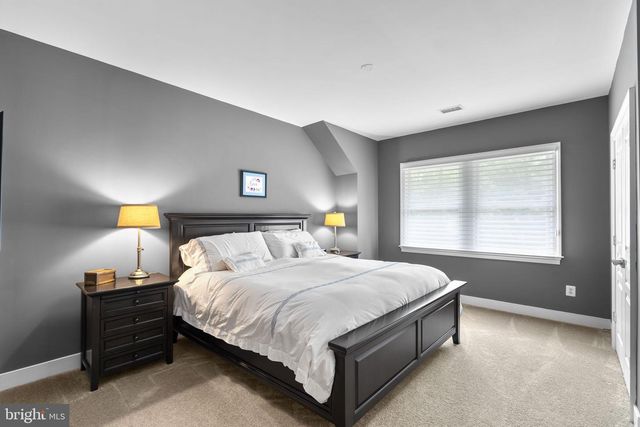 18429 WOODBURN RD, Leesburg, VA 20175