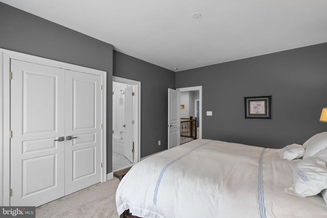 18429 WOODBURN RD, Leesburg, VA 20175