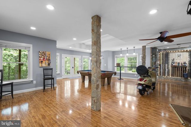 18429 WOODBURN RD, Leesburg, VA 20175