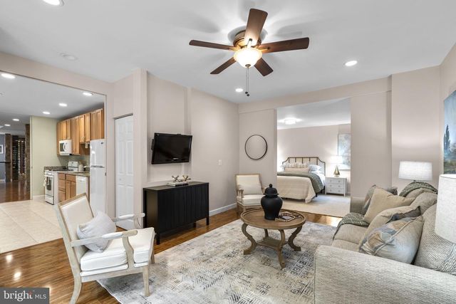 18429 WOODBURN RD, Leesburg, VA 20175