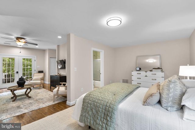 18429 WOODBURN RD, Leesburg, VA 20175