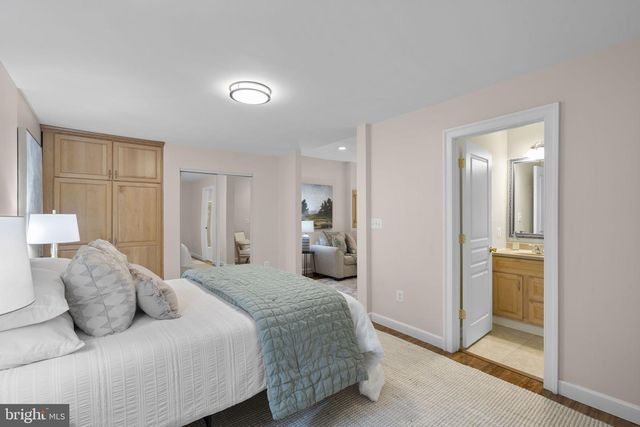 18429 WOODBURN RD, Leesburg, VA 20175
