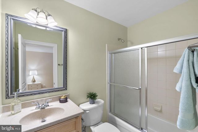 18429 WOODBURN RD, Leesburg, VA 20175