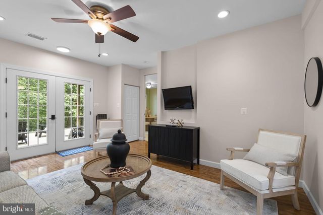18429 WOODBURN RD, Leesburg, VA 20175